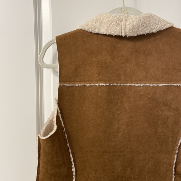 Chicos Sherpa vest - Picture 5 of 6